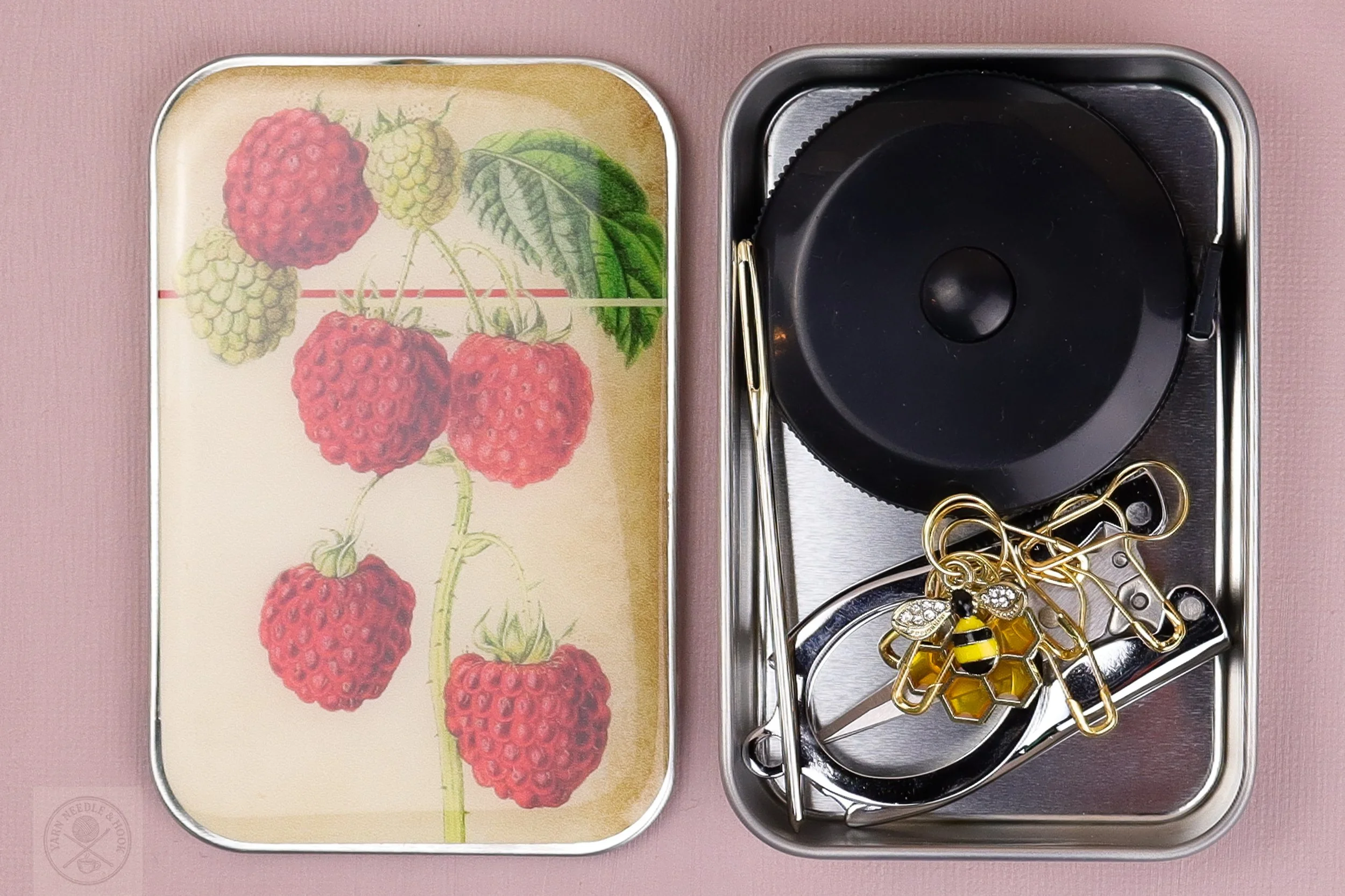 The Little Things – Vintage Notions Tin for Knitting & Crochet